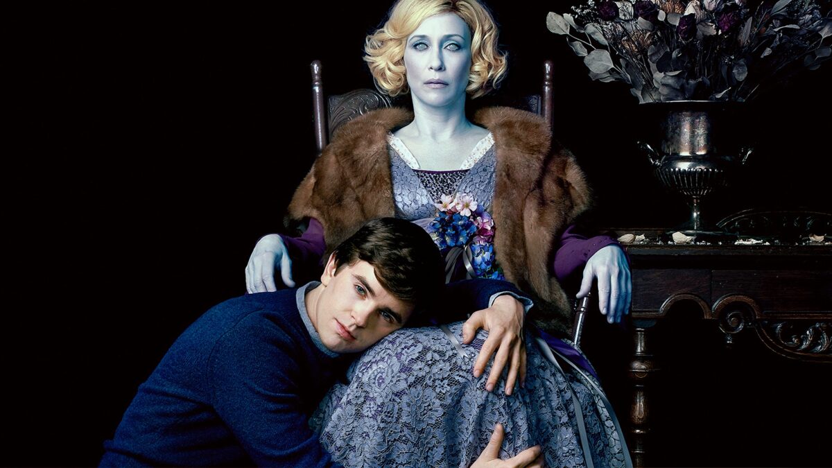 Bates Motel psychological horror series promotional image featuring Norman and Norma Bates